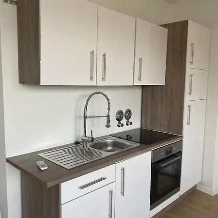 Studio-apartment Am Wehrhahn 38 * Dusseldorf